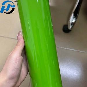 Film moulé en vinyle TPU à dégagement d'air de qualité supérieure nouveau-né vert auto-adhésif brillant feuille d'emballage de voiture matériau PET changement de couleur du corps - Product Image 5