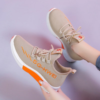 Chaussures Femme 2023 Nouveauté, Vieilles Chaussures en Tissu Femme Respirantes Tissées Volantes, Chaussures de Sport à la Mode pour Dames, Produits Phares 2024