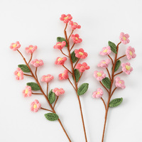 Branche de fleur de prunier en amigurumi faite à la main, fleur de printemps minimaliste, cadeau pour la décoration de vase et de bouquet