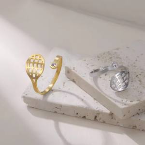 Anneaux de sport en acier inoxydable à la mode 304 avec motifs de tennis de baseball de <span class=keywords><strong>basket</strong></span>-ball de football pour unisexe quotidien - Product Image 5