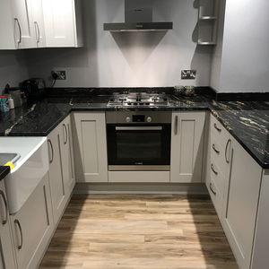 Granito negro con vetas doradas para encimera de cocina, piedra Natural, pulido de lujo - Product Image 5