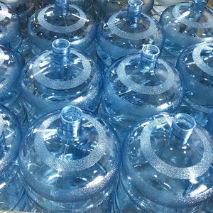 100% nguyên liệu mới 18 <span class=keywords><strong>L</strong></span> 18.9 LTR 19 <span class=keywords><strong>l</strong></span>ít 20 <span class=keywords><strong>l</strong></span>ít 18L 18.9l 19L 20L 189L nhựa <span class=keywords><strong>5</strong></span> gallon chai nước vật nuôi - Product Image 1