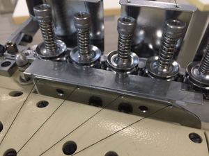 Tốc Độ Cao Ổ Đĩa Trực Tiếp Eo Đàn Hồi Overlock Máy May Công Nghiệp Với Thiết Bị Kéo Dài RN-6200E - Product Image 6