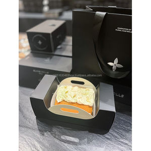 Caja deslizante premium para repostería y postres de panadería con logo personalizado, para llevar, con bandeja incorporada, para rollos de gelatina suizos y bizcochos. - Product Image 1