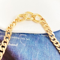 Nouveau Collier Ras du Cou 2026 Tendance en Alliage Maillons Cubains Épais Plaqué Or avec Incrustation de Cristaux et Maillons Ovales pour Femme, Bijou Tendance