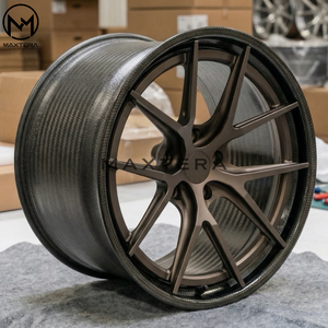 Jantes de voiture Maxtera en fibre de carbone forgée sur mesure style CF201 pour R8 M5 AMG - Product Image 6