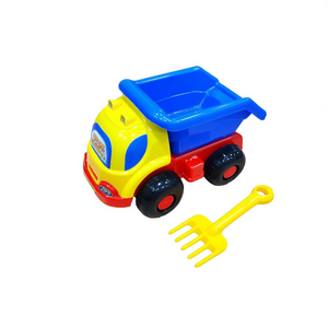 Ensemble de jouets de plage pour enfants : camion benne avec seau, pelle et râteau, emballé en filet - Product Image 2