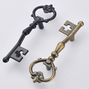 Poignées de tiroir de style antique en forme de clé, en alliage de zinc, espacement de 58 mm, design traditionnel pour armoire ou boîte à bijoux - Product Image 4