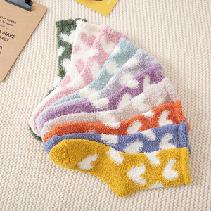 Kaus kaki wanita motif hati musim dingin grosir kaus kaki bulu karang lembut hangat untuk tidur - Product Image 2