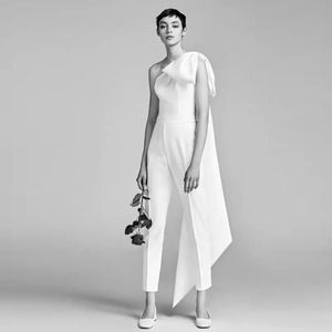 QUEENS GOWN Dernière <span class=keywords><strong>combinaison</strong></span> de vêtements de mariée mariée <span class=keywords><strong>avec</strong></span> <span class=keywords><strong>combinaison</strong></span> de mariage en crêpe à gros nœud - Product Image 1