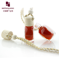 Bouteille de diffuseur suspendue de voiture vide Mini désodorisant bouteille en verre de parfum d'huile essentielle avec bouchon en bois noir forme de larme
