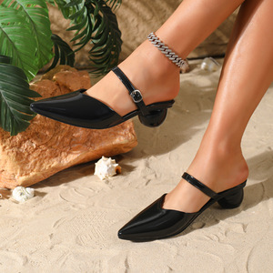 Chaussures de soirée élégantes et abordables Xuanhui, à bout pointu, talon unique, pour femmes, décontractées, noires, brillantes, en PVC, style pantoufles de plage - Product Image 4