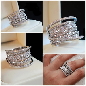 Anello dal Design Multistrato Stile Unico per Donne - Product Image 2