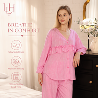Ensemble pyjama femme personnalisé OEM à livraison rapide, chemisier romantique à col en V en tissu slub avec volants et pantalon à ourlet à volants