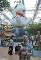 Ballon gonflable géant imperméable Snoopy, design durable et installation facile pour les décorations d'événements en plein air