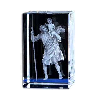 Vente en gros de haute qualité Jésus traverse la <span class=keywords><strong>rivière</strong></span> K9 Cube de cristal personnalisé gravé au laser 3d Photo Cube de cristal verre artisanat cadeau - Product Image 1