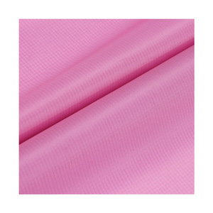 Tissu en bâche nylon 120GSM enduit PU, imperméable, respirant, léger, pour vêtements et articles de sport, tissé uni teint - Product Image 4