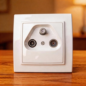 <span class=keywords><strong>Prise</strong></span> murale coaxiale pour <span class=keywords><strong>antenne</strong></span> <span class=keywords><strong>TV</strong></span> simple de 86 mm, norme européenne, avec connecteur mâle IEC 9,5 mm, pour câble <span class=keywords><strong>TV</strong></span> DVB-T2 et télévision satellite, en ABS, à encastrer. - Product Image 2