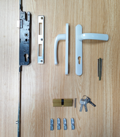 Serrure de porte multipoints en PVC avec trou pour cylindre et goupille pour porte à battant