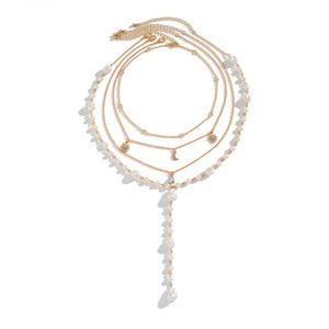 Collier de chaîne à maillons en laiton plaqué or Boho minimaliste avec pendentif en perle d'imitation pour les femmes pour les occasions de fête - Product Image 6