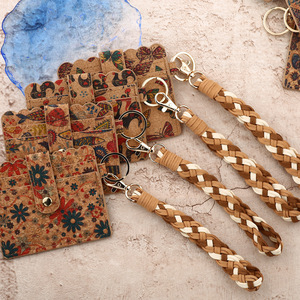 Venta al por mayor Vintage Corcho Ranura para tarjeta de crédito Monedero PVC Tejido Correa de muñeca Llavero Impreso Nueva llegada Pulsera de cuentas Cartera de corcho - Product Image 3