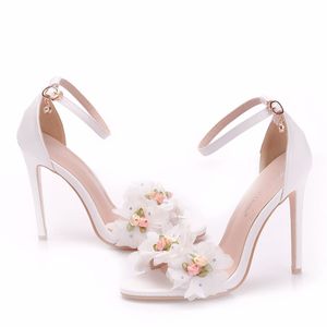 Sandales blanches <span class=keywords><strong>à</strong></span> fleurs blanches avec boucle et stiletto en <span class=keywords><strong>bouche</strong></span> de poisson - Product Image 3