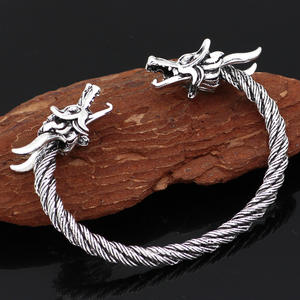 Dragon Celtique Viking Rétro Européen Américain pour Bracelet pour Homme Accessoire Classique en Alliage Réglable Bicolore pour Anniversaires - Product Image 4