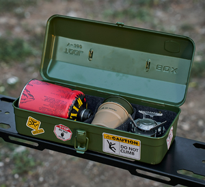 Caja de Almacenamiento Metálica Portátil con Pegatinas para Camping y Senderismo, Organizador de Hierro para Equipo de Exterior, Herramienta Práctica de Hierro para Campistas - Product Image 1