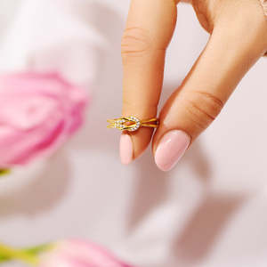 RFJEWEL Systerly amour carré noeud anneau cadeau de bague d'amitié durable laiton CZ anneau réglable - Product Image 4