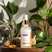 Sérum de soin de la peau pour le visage Essence de curcuma éclaircissant à la vitamine C Taches brunes Sérum végétalien pour le visage Soins de la peau bio de marque privée
