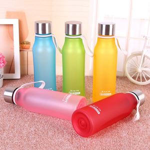 Botella de Agua Esmerilada Libre de BPA Aprobada por la FDA con Tapa de Plástico y Correa, Botella Reutilizable a Prueba de Fugas para la Escuela, Logotipo Personalizado - Product Image 3