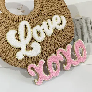 Großhandel 4 Farben Valentinstag Chenille Letter Patch Eisen auf 7 Zoll Kinder tuch XOXO Love Chenille Patch für Kleider tasche