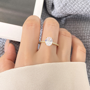 Bague de fiançailles ovale en zircone cubique, en laiton rhodié, classique, pour femme, avec sertissage à griffes - Product Image 5