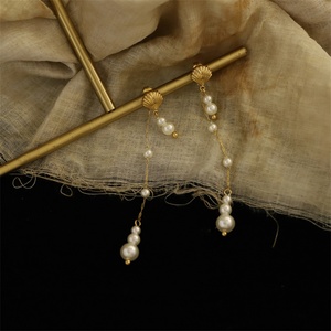 Pendientes de Perlas y Borlas de Acero Inoxidable Chapados en Oro, Hipoalergénicos, Estilo Vintage, para Mujer - Product Image 5