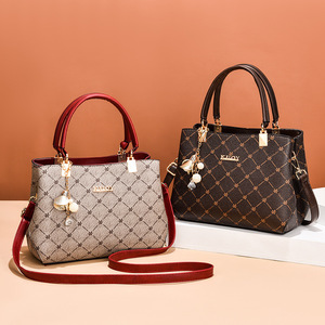 Nouveau Sac Bandoulière de Luxe Designer pour Femme, Sac à Main en Cuir PU de Haute Qualité avec Poignée Supérieure et Fleur Suspendue, Sac Fourre-tout à l'Épaule - Product Image 5