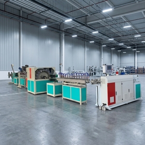 Ligne <span class=keywords><strong>de</strong></span> production <span class=keywords><strong>de</strong></span> tuyaux renforcés en PVC multicouche, machine <span class=keywords><strong>de</strong></span> fabrication <span class=keywords><strong>de</strong></span> tuyaux et <span class=keywords><strong>de</strong></span> tubes en PVC composite ignifuge - Product Image 1