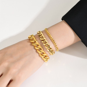 สร้อยข้อมือคิวบาแบบหนา สแตนเลสสตีลเคลือบ PVD ทอง 18K สำหรับผู้หญิง |   หลายขนาด |   กันน้ำ ป้องกันอาการแพ้ ไม่ซีดจาง - Product Image 3