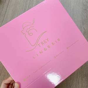 Boîtes cadeaux magnétiques roses personnalisées avec logo doré - Boîtes rigides pliables pour l'emballage de lingerie, de produits de soin et de beauté - Product Image 2