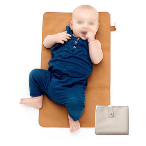 Matelas à langer en cuir végan respirant pliable et imperméable à l'eau - Product Image 1