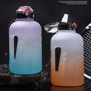 <span class=keywords><strong>Gourde</strong></span> grande capacité 1800ML Sports d'été Bouilloire en plastique avec couvercles pour le camping et les voyages - Product Image 4