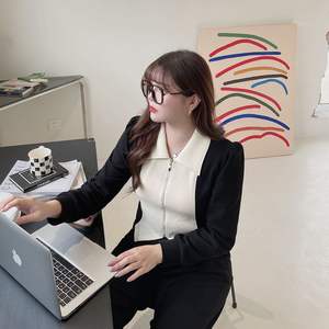 เดรสสีดำแขนยาวทรงเอไลน์ คอปก ซิปหน้า แต่งสีตัดกัน เอวยางยืด ไซส์พลัส สวมใส่สบายๆ ได้ทุกวัน - Product Image 4