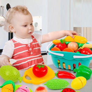 Ensemble de jouets de <span class=keywords><strong>cuisine</strong></span> Montessori inspiré pour faire semblant de jouer fruits et légumes coupés en plastique Jouets éducatifs pour enfants d'âge préscolaire <span class=keywords><strong>Simulation</strong></span> de coupe - Product Image 2