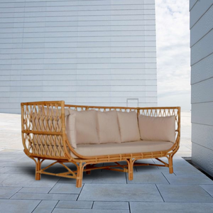 Banc en rotin artisanal avec texture terreuse et bords lisses se mélangeant parfaitement dans le salon ou la terrasse couverte - Product Image 3