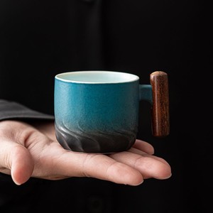 Tazza <span class=keywords><strong>da</strong></span> Caffè in Ceramica Blu con Manico in Legno Retrò, Tazza <span class=keywords><strong>da</strong></span> Tè con Filtro, Tazza per Acqua <span class=keywords><strong>da</strong></span> Ufficio, Tazza <span class=keywords><strong>da</strong></span> Caffè con Smalto Sfumato in Tinta Unita - Product Image 1