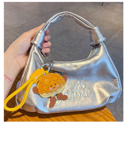 Nouveau porte-clés en cuir PU en forme de pain grillé mignon, breloque créative en forme de nourriture, pendentif pour sac, joli porte-clés de voiture, petit cadeau pour femmes - Product Image 4