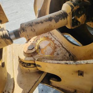 बड़े पैमाने पर मिट्टी चलने वाली बिल्ली के लिए टोक़-बूस्ट प्रयुक्त लोडर 998 - Product Image 5