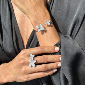 Summer Full <strong>Diamond</strong> Fashion Women Jewelry 5A Cubic Zirconia Leaf Shape <strong>Dangle</strong> Stud <strong>Earrings</strong> - Product Image 4