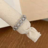 Großhandel Messing Echtvergoldeter Damen Eternity-Ring Hohl Offener Verstellbarer Ring mit Zirkonia-Besatz Hochzeitsgeschenk Fingerschmuck