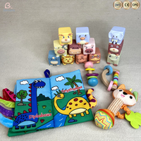 Ensemble de jouets sensoriels Montessori 5 en 1, livre en tissu en bois écologique, blocs de construction souples, hochets, ensemble cadeau pour tout-petits
