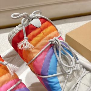 Bottes de neige Moon Ski pour sports d'hiver, épaisses, chaudes, à manches en coton, antidérapantes, résistantes à l'usure, à lanières, longues, en fourrure pour femmes - Product Image 4